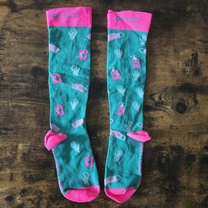 New Figs Compression Socks Face Mask And Gloves Pink Green M